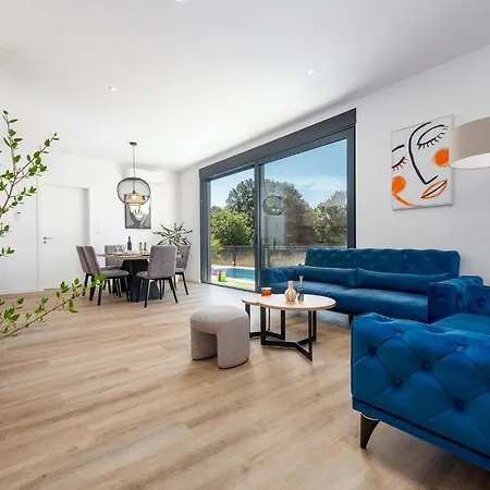 Stunning In 펜션 자톤