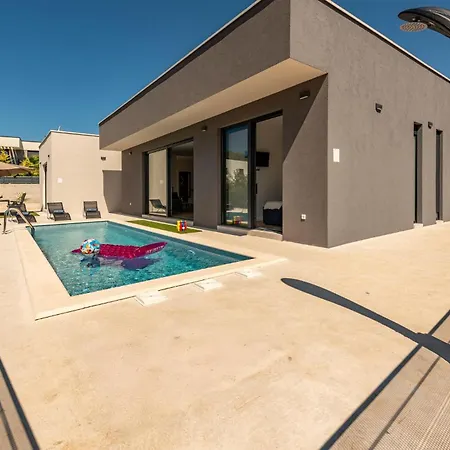 펜션 Stunning In *